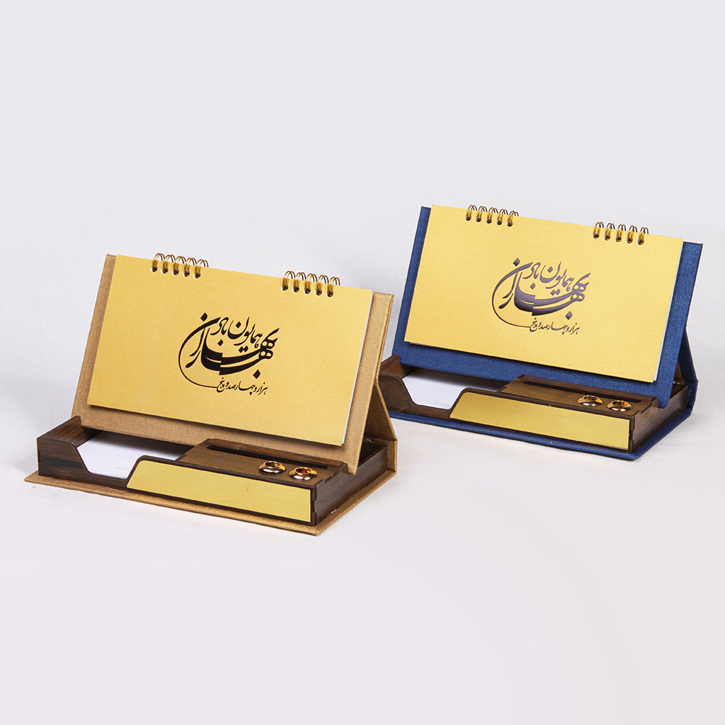 تقویم رومیزی تبلیغاتی ۱۴۰۵ پایه چوبی طرح خاتم بزرگ کد 7065